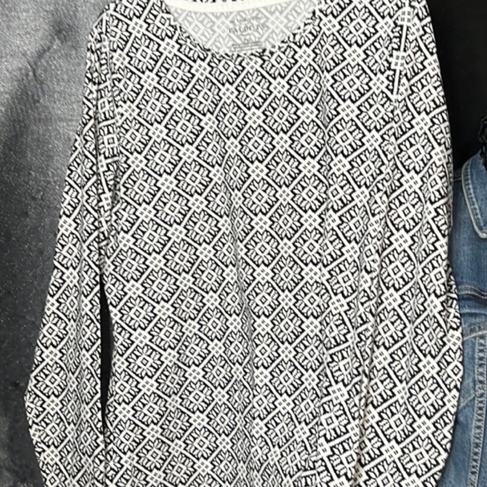 EUC Talbots Casual Geometric Print Top